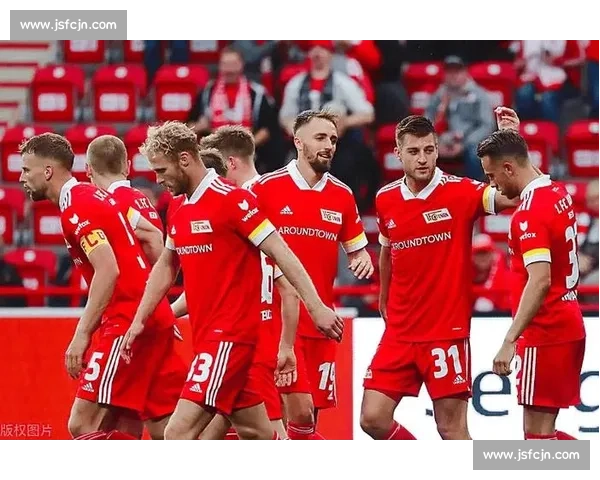 迈达纳vs世纪对决解析拳坛风云与技术博弈全景回顾历史意义与战术走向前瞻